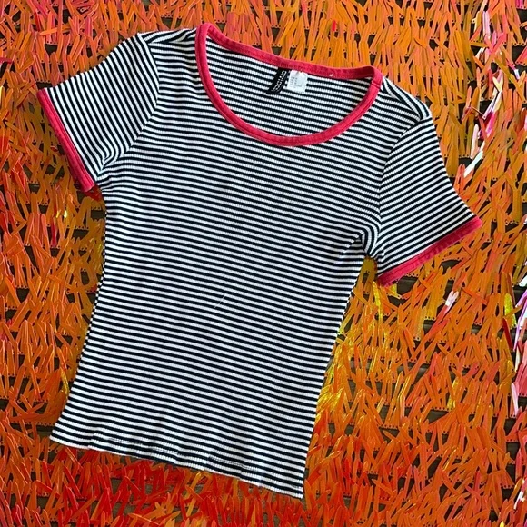 DIVIDED H&M Black & White Striped Baby doll T-Shirt - Picture 1 of 9